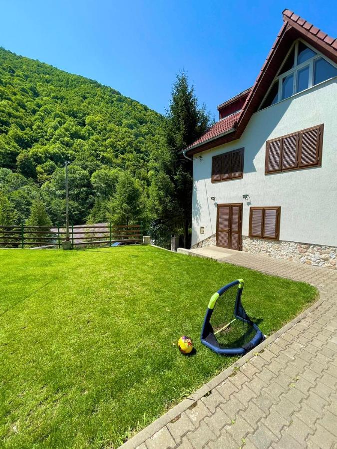 Casuta Cu Zorele Martinie Exterior photo